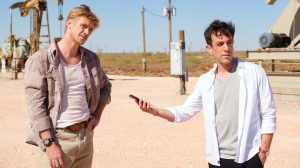 (L to R) Boyd Holbrook as Ty Shaw and B.J. Novak as Ben Manalowitz in VENGEANCE, written and directed by B.J. Novak and released by Focus Features. Credit: Patti Perret / Focus Features